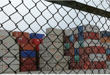洛杉矶港口集装箱增217% 数百万商品销售延误