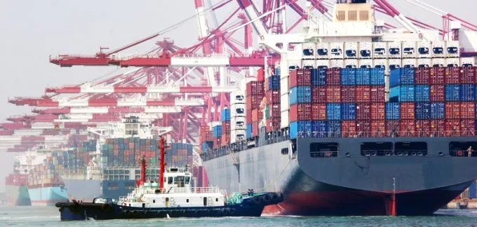 华南港口拥堵危机来袭，亚欧运费上涨至20000美元，同期增长1000%